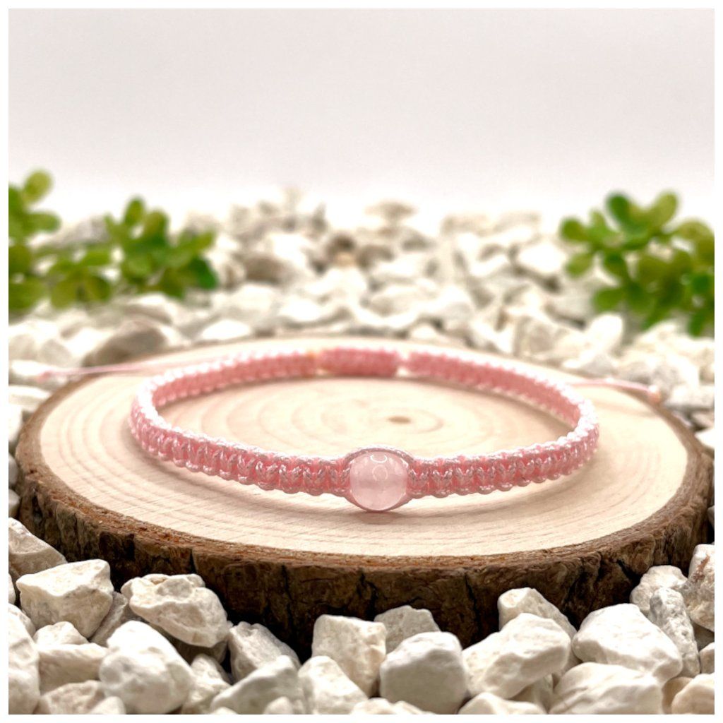 macramé náramek s růženínem jemný světlý design